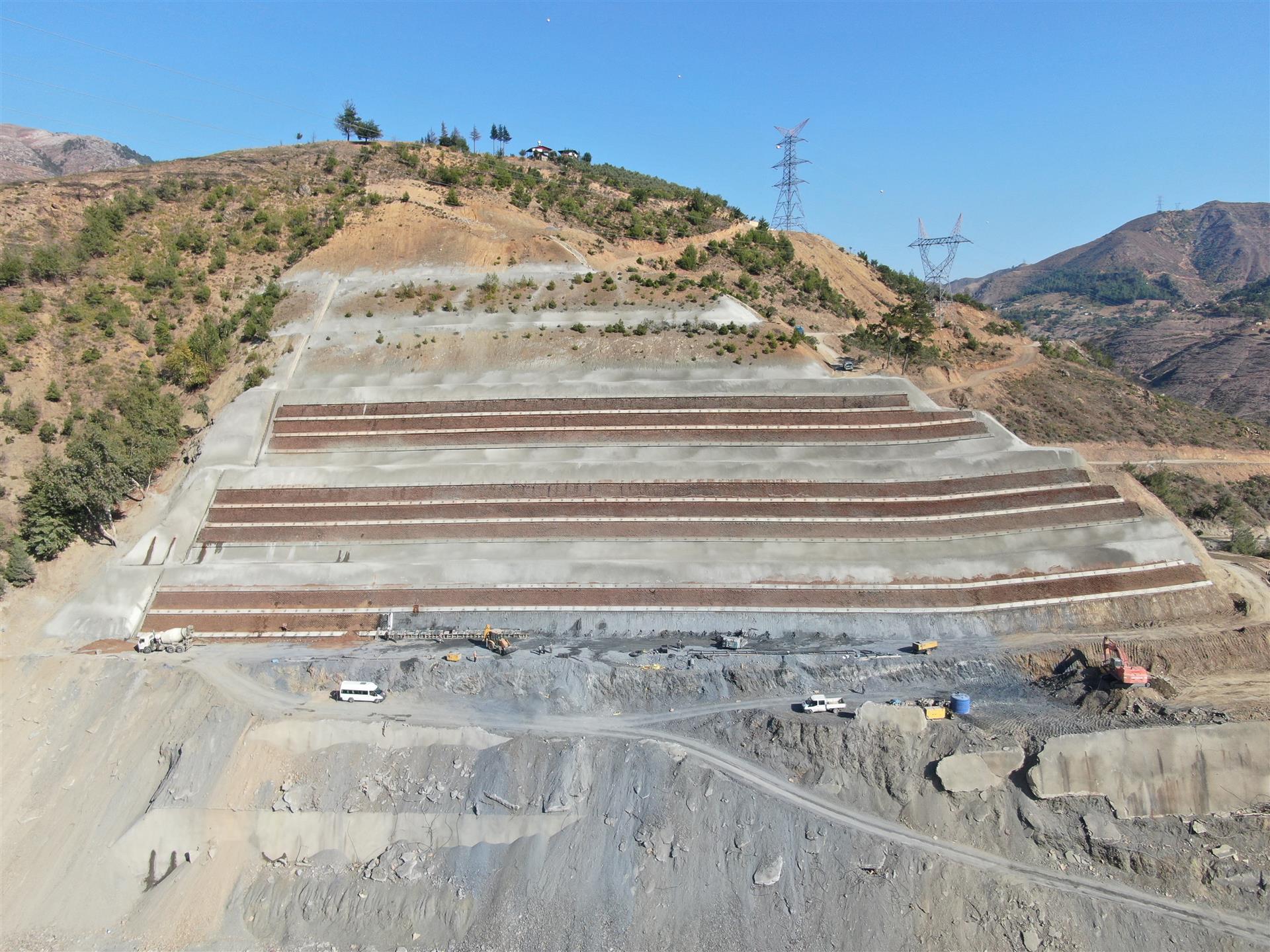 (Adana - Kozan) Ayr. Mansurlu 6. bl.hd yolu km:44+052,695 arası toprak işleri, sanat yapıları, köprü ve üst yapı yapım ve onarım inşaat işi