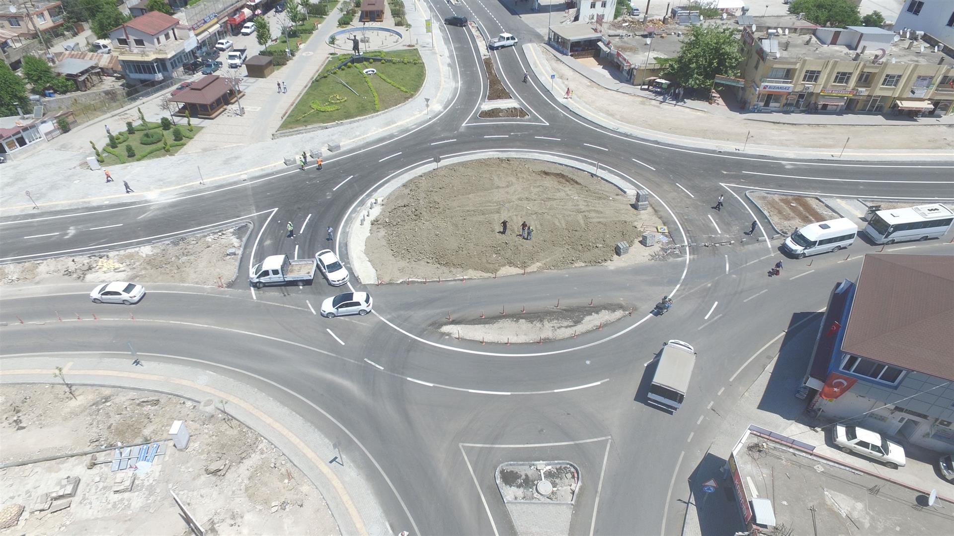 Kadirli-Osmaniye yolu bitümlü sıcak karışım kaplama yapım işi