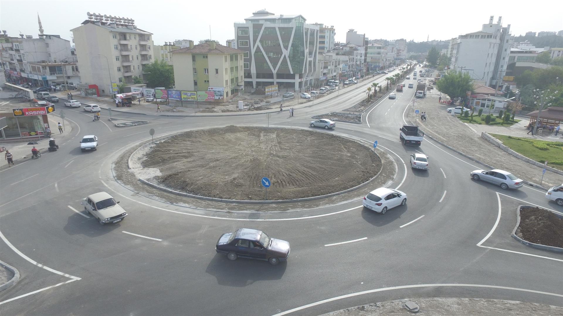 Kadirli-Osmaniye yolu bitümlü sıcak karışım kaplama yapım işi