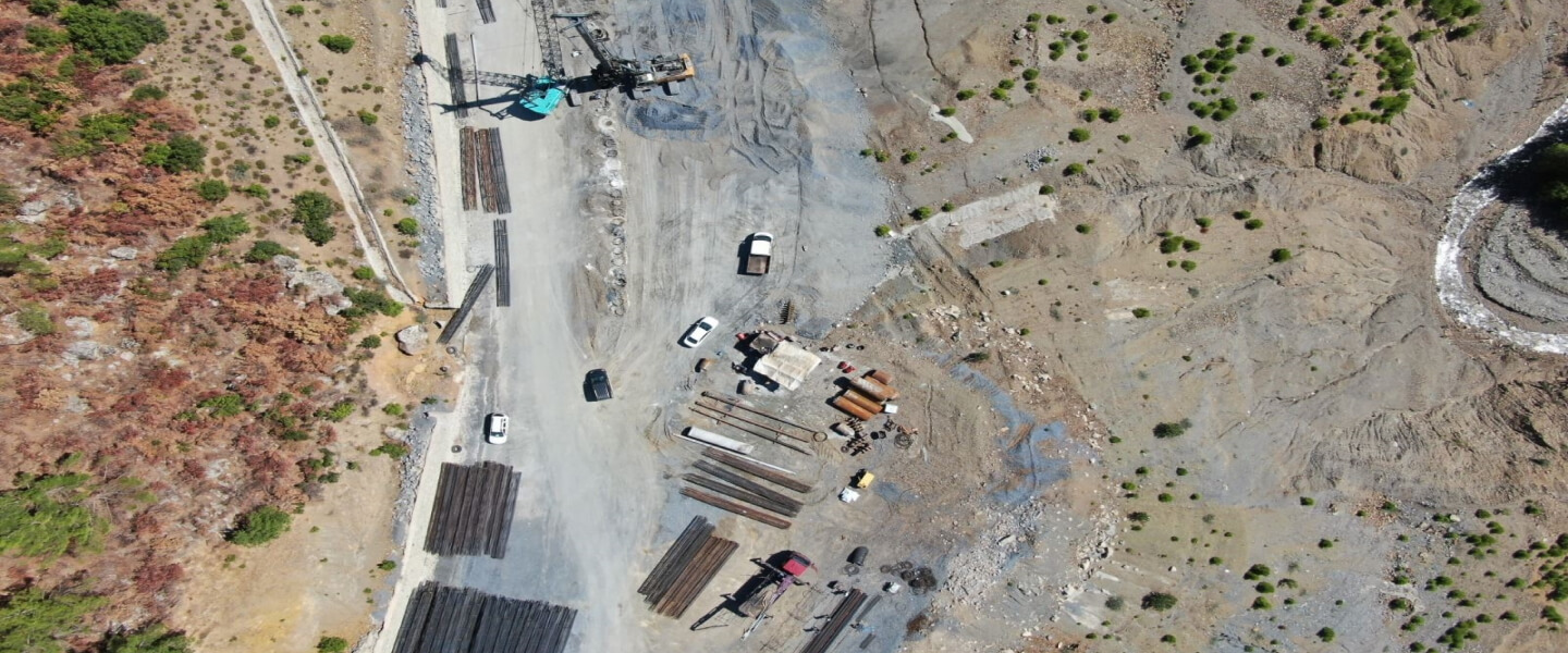 (Adana - Kozan) Ayr. Mansurlu 6. bl.hd yolu km:44+052,695 arası toprak işleri, sanat yapıları, köprü ve üst yapı yapım ve onarım inşaat işi